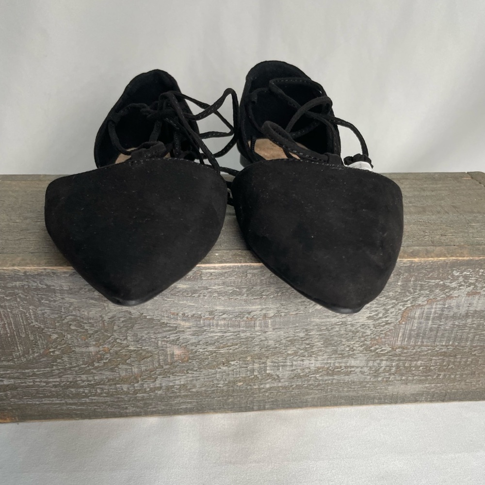 3/$25💥 NEW Old Navy Pointed Toe Ankle Wrap Flats Sz 6 M4 - Picture 2 of 8